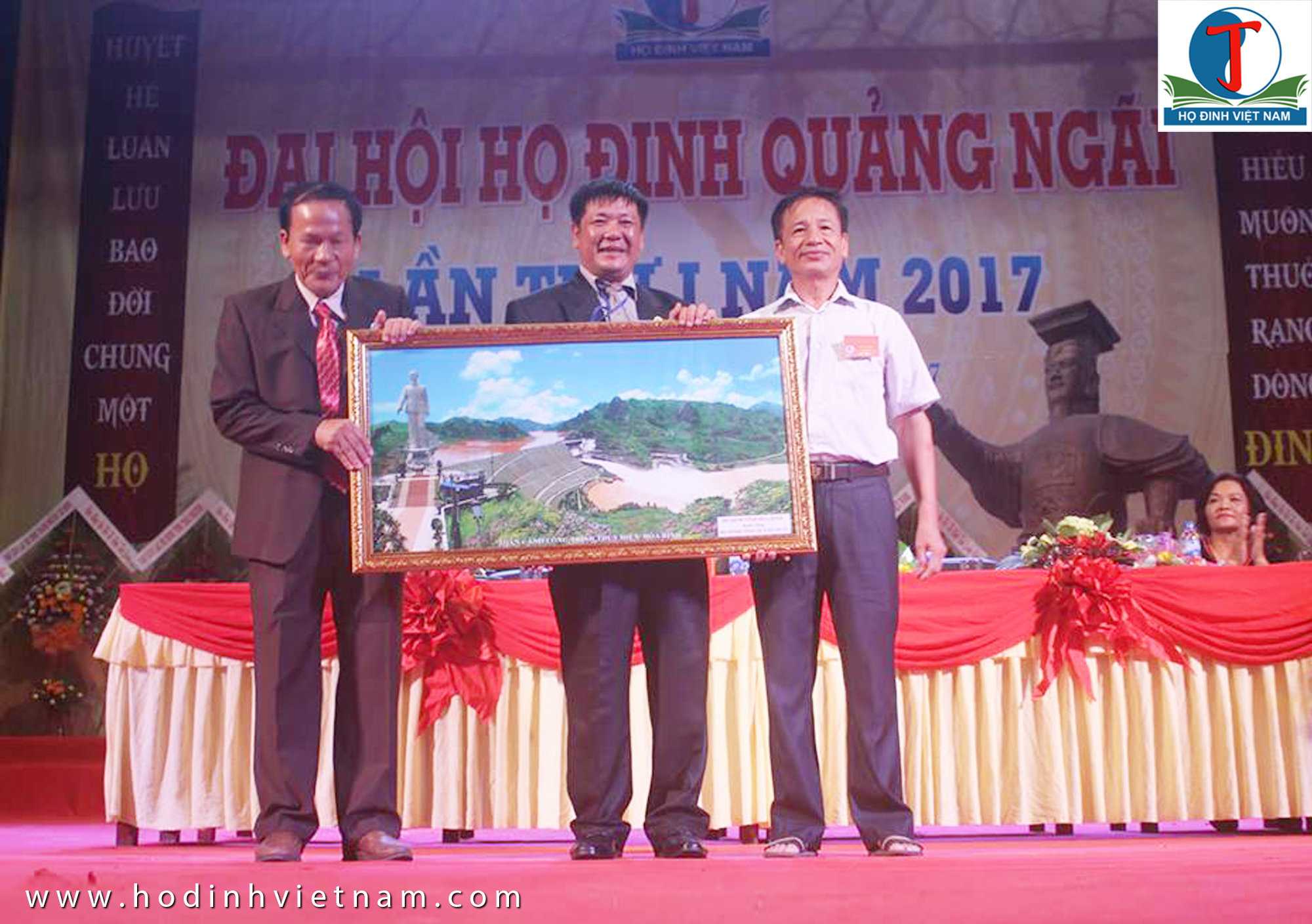 001 Hoang 1adđ.jpg